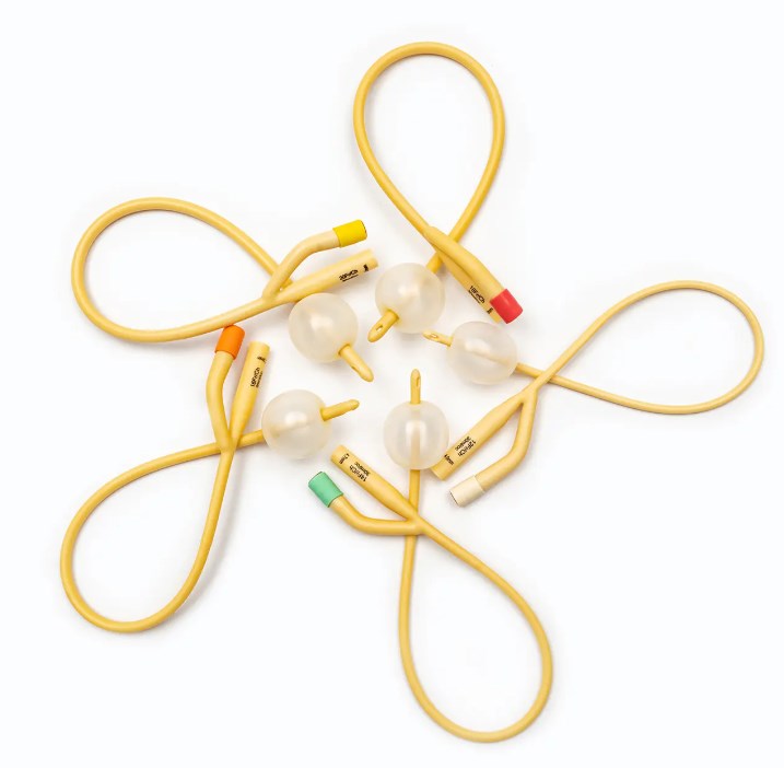 วัสดุและโครงสร้างของสายสวนปัสสาวะส่งผลต่อประสบการณ์การใช้งานจริงอย่างไร?